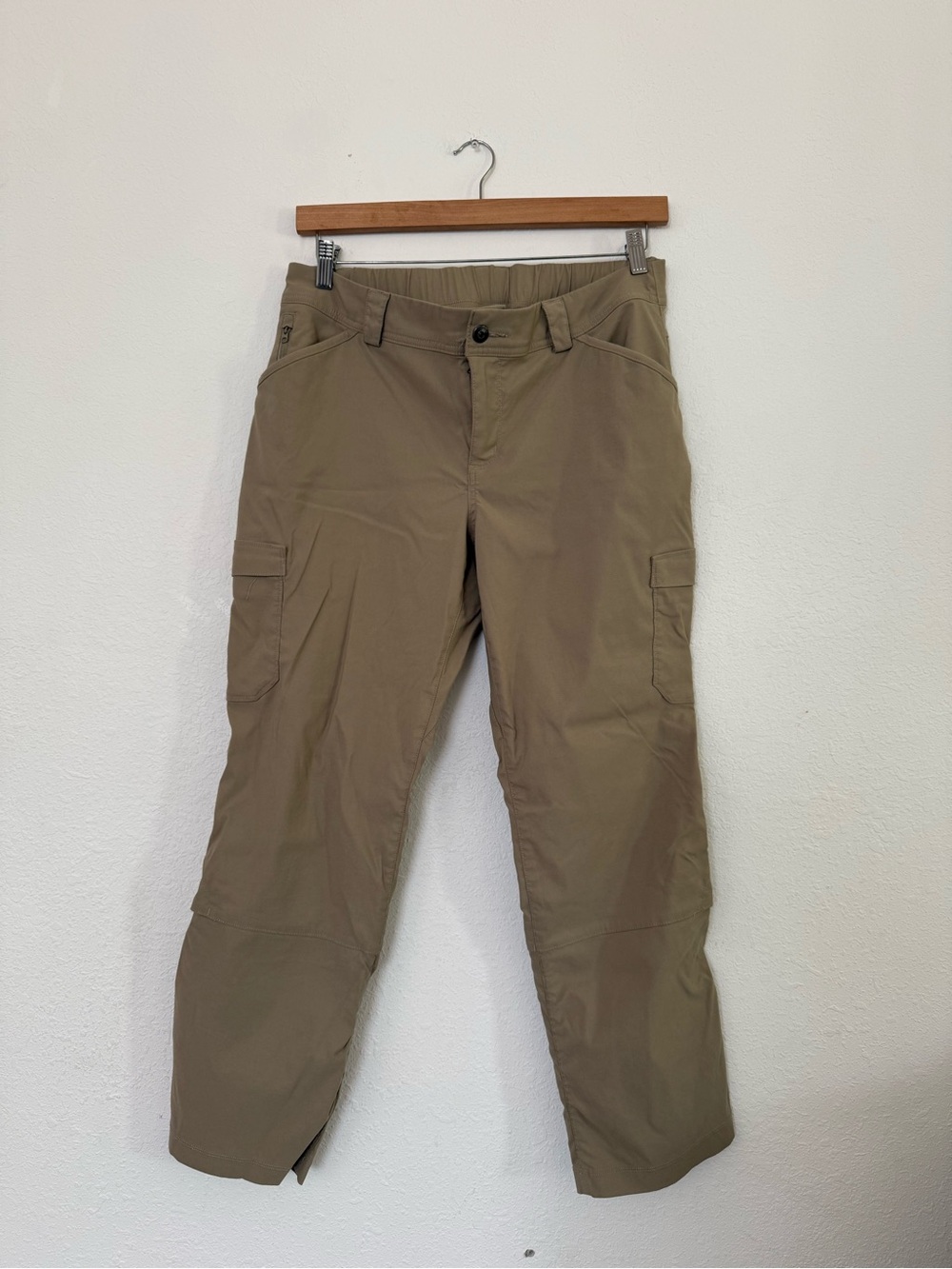 Duluth Trading Co Khaki Cargo Utility Pants - Lightweight Hiking Pants Size 12